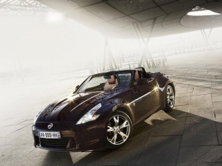 Das Nissan 370Z Roadster Wallpaper 320x240