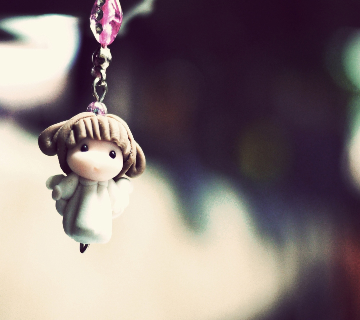 Little Angel Pendant wallpaper 1440x1280