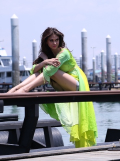 Das Aditi Rao Hydari Wallpaper 240x320