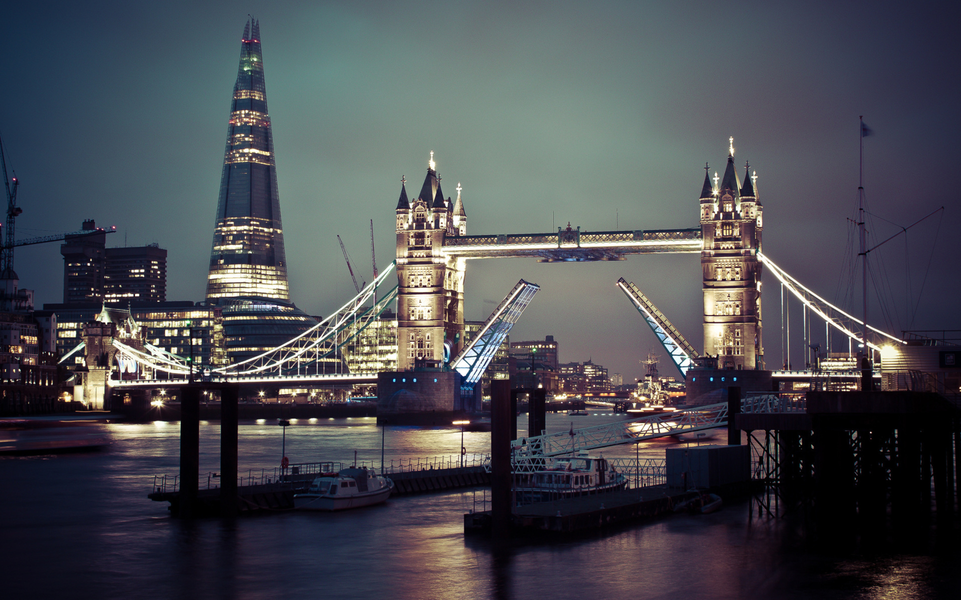 Big Ben as Great Bell in Night wallpaper 1920x1200