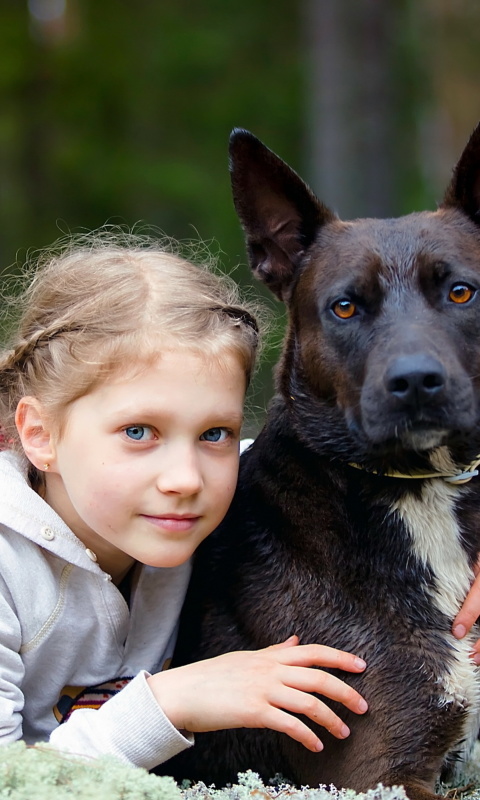 Dog with Little Girl wallpaper 480x800
