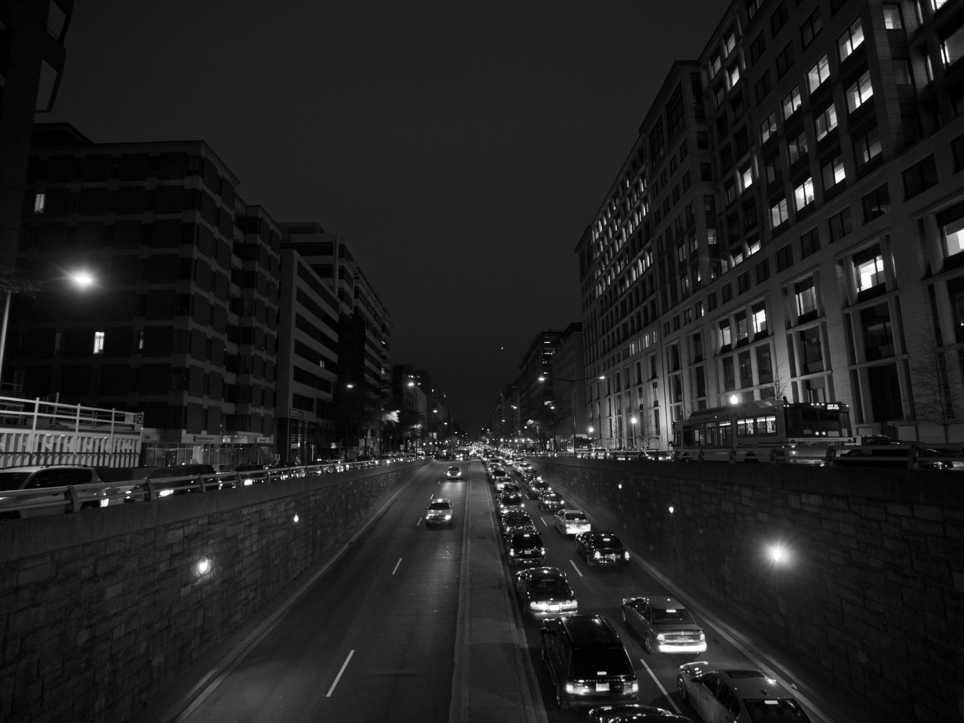 Обои Black And White Cityscapes Lights 1400x1050