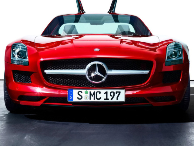 Обои Red Mercedes Sls 640x480