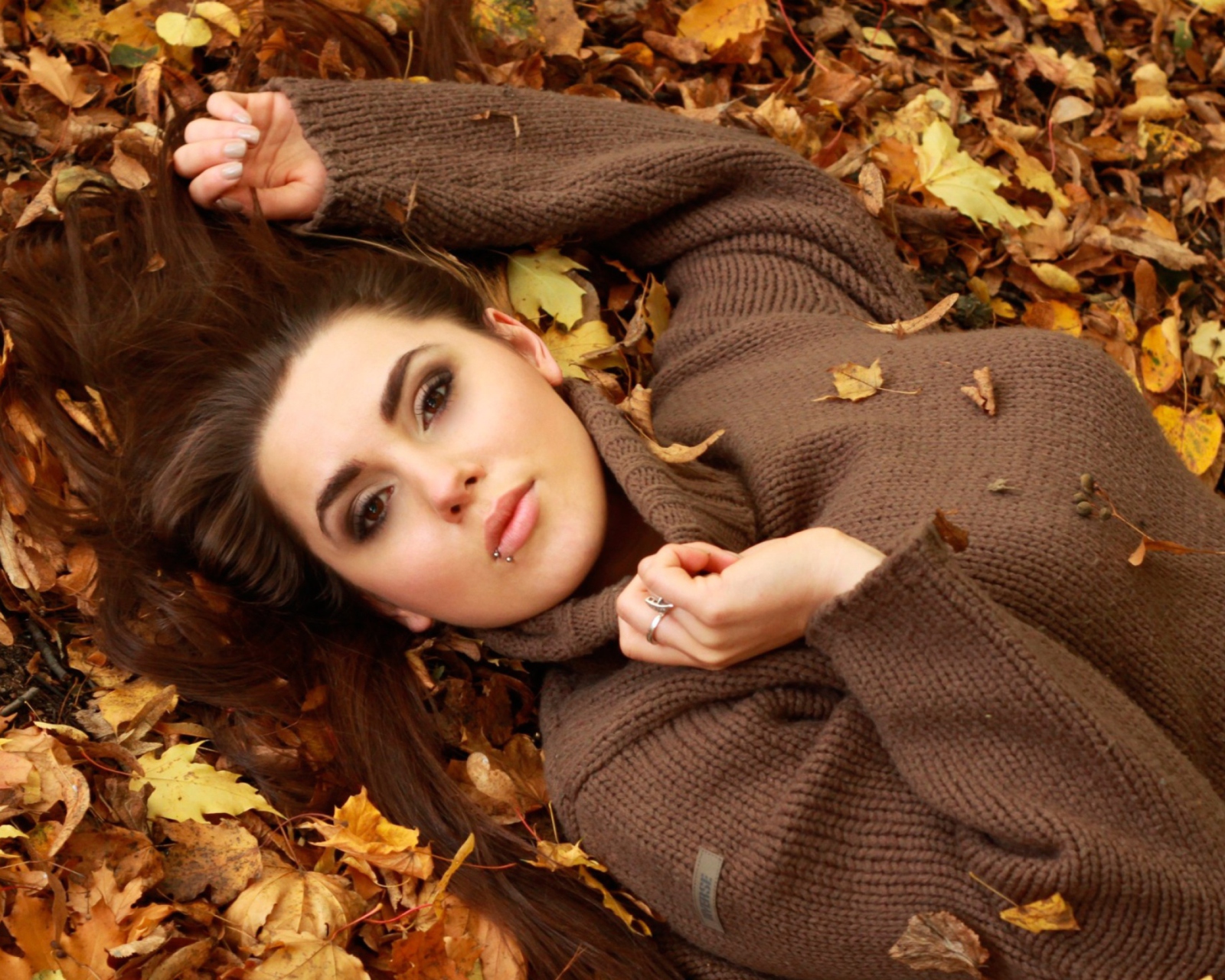 Sfondi Girl Autumn 1600x1280