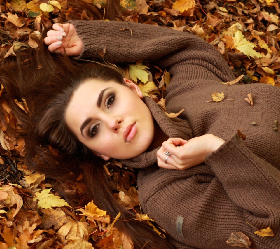 Das Girl Autumn Wallpaper 960x854