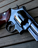 Das 44 Remington Magnum Revolver Wallpaper 128x160