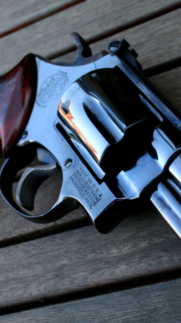 Fondo de pantalla 44 Remington Magnum Revolver 750x1334