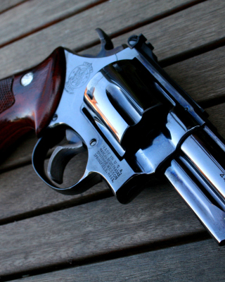 44 Remington Magnum Revolver sfondi gratuiti per iPhone 4S