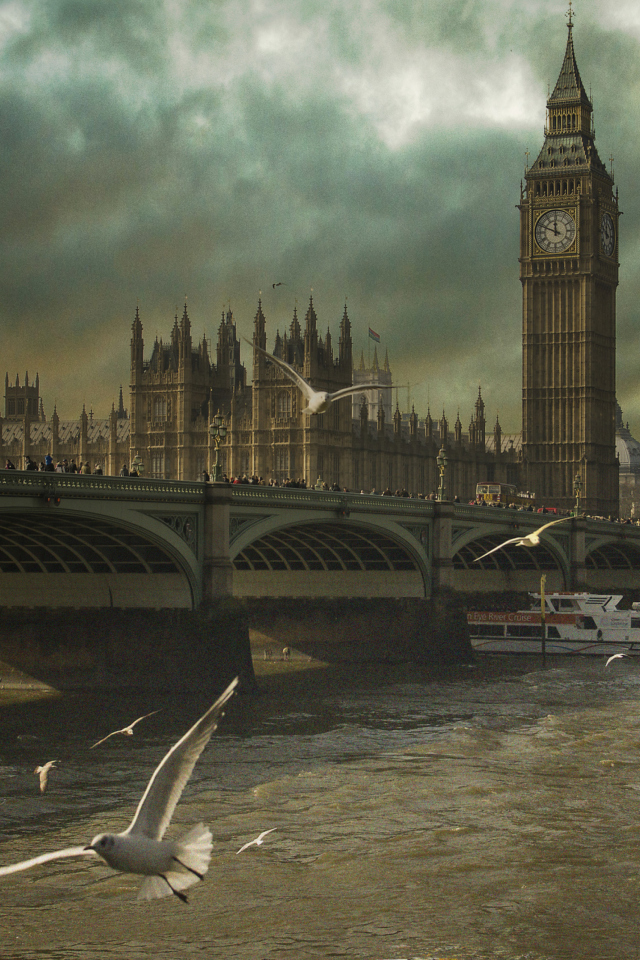 Fondo de pantalla Dramatic Big Ben And Seagulls In London England 640x960