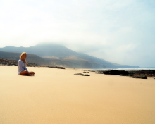 Girl Sitting On Beach screenshot #1 220x176
