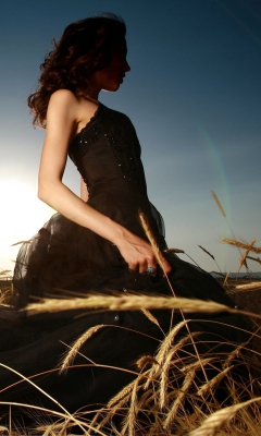Das Girl In Black Dress In Fields Wallpaper 240x400