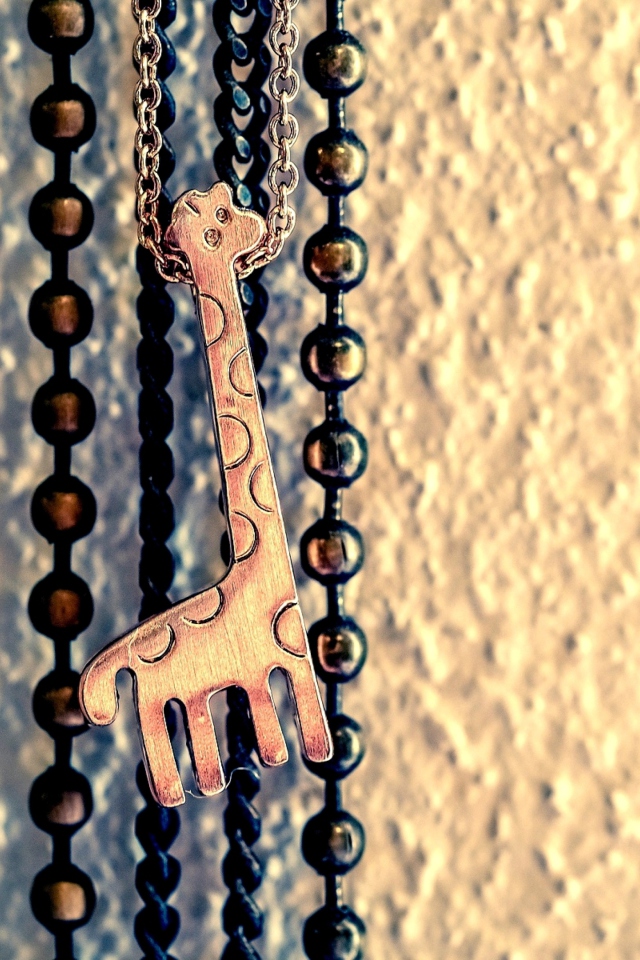 Lovely Giraffe Pendant screenshot #1 640x960