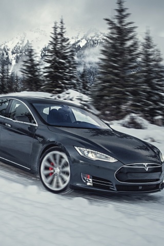 Das Tesla Model S P85D on Snow Wallpaper 320x480