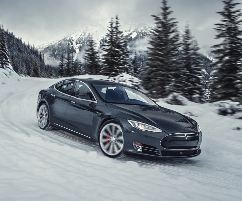Обои Tesla Model S P85D on Snow 960x800