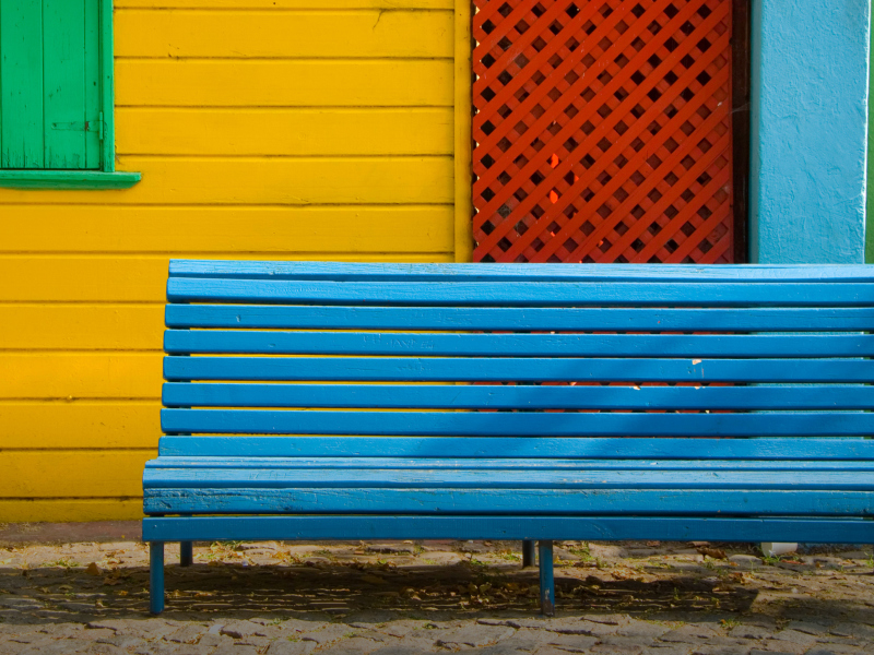 Das Colorful Houses and Bench Wallpaper 800x600