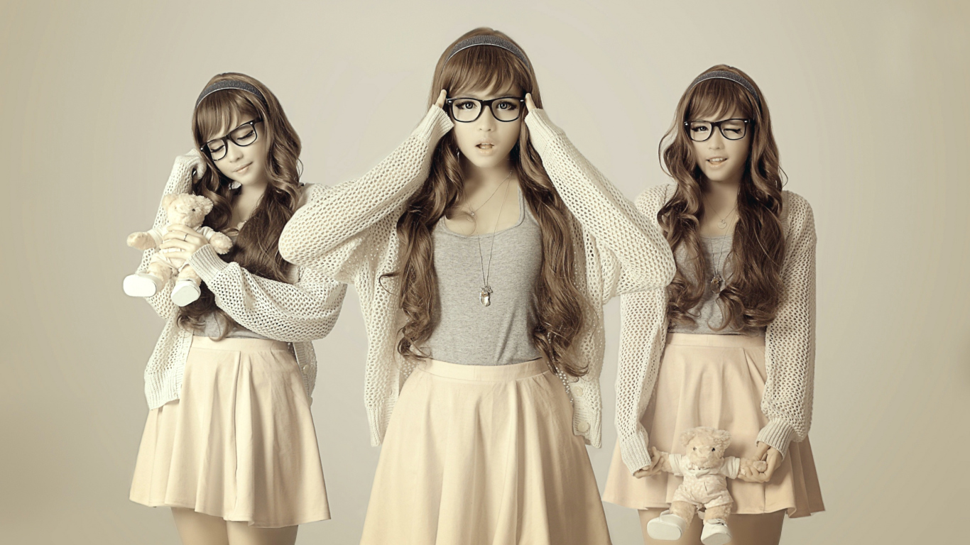 Screenshot №1 pro téma Girl In Funny Glasses 1366x768