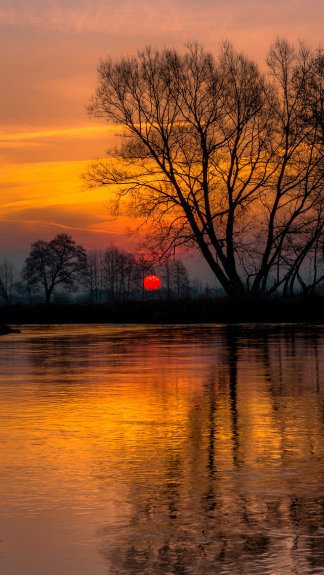 Atmospheric optic Reflection and Sunset wallpaper 640x1136