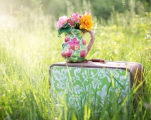 Обои Bouquet in Creative Vase 220x176