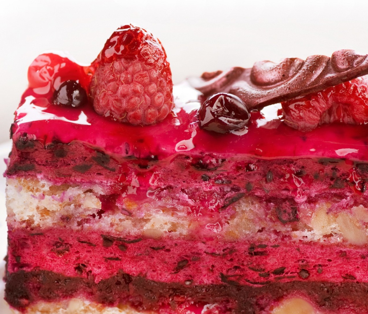 Delicious Berries Cake wallpaper 1200x1024
