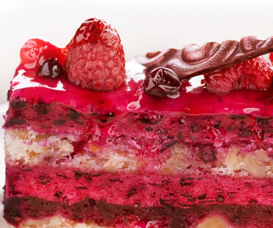 Delicious Berries Cake wallpaper 960x800