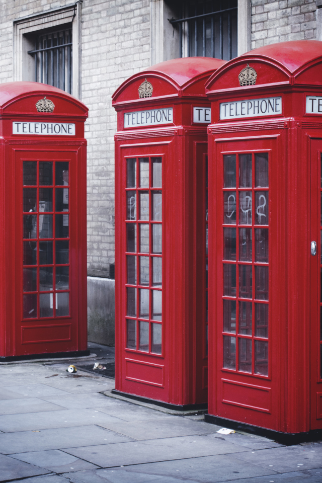 Red English Phone Booths screenshot #1 640x960