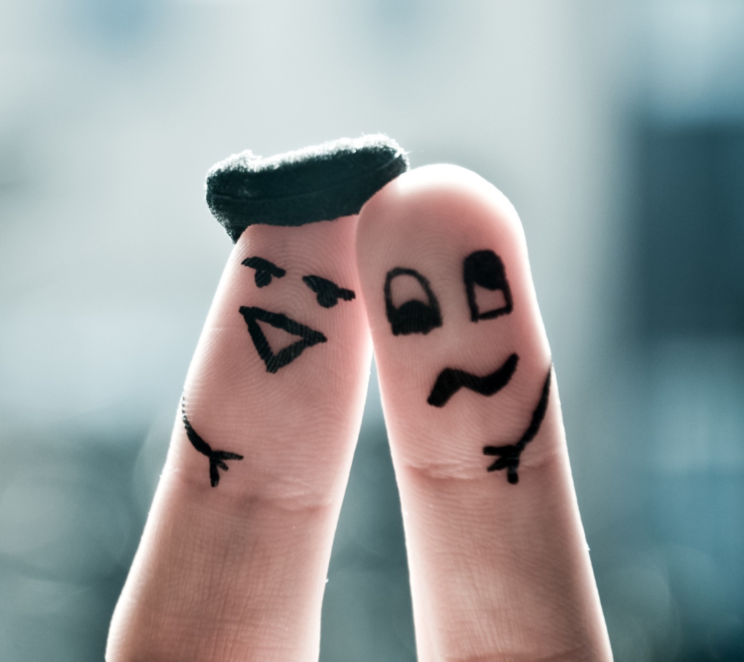 Das Funny Fingers Wallpaper 1080x960