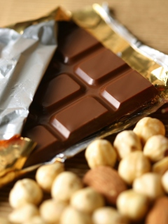 Chocolate And Hazelnuts screenshot #1 240x320