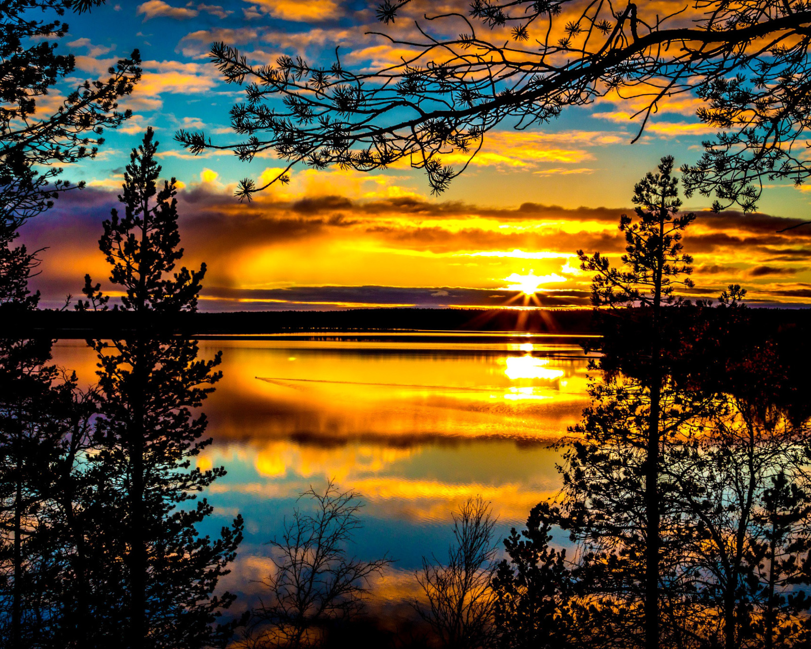 Sunrise and Sunset HDR wallpaper 1600x1280