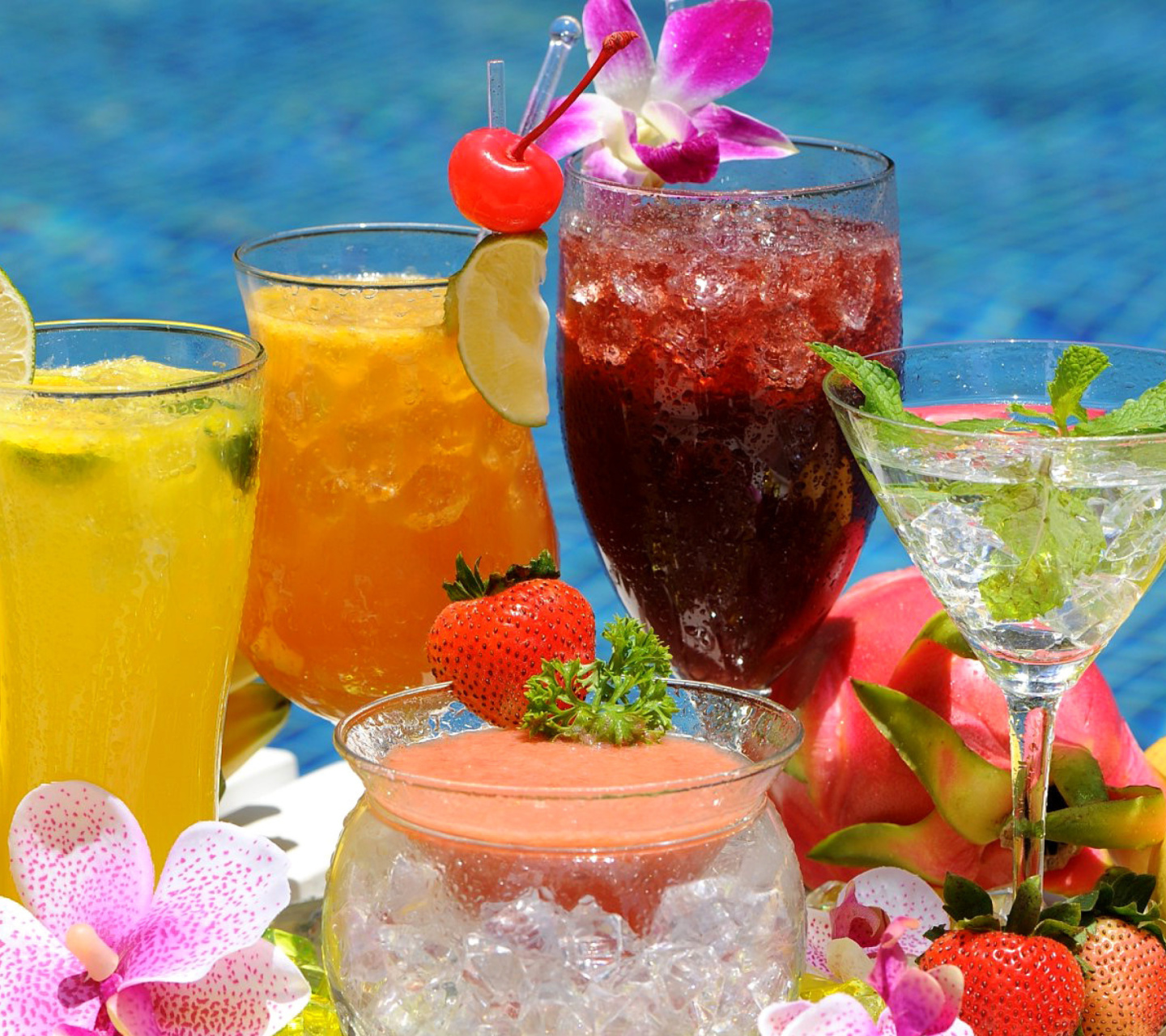 Обои Summer cocktails in hotel All Inclusive 1440x1280