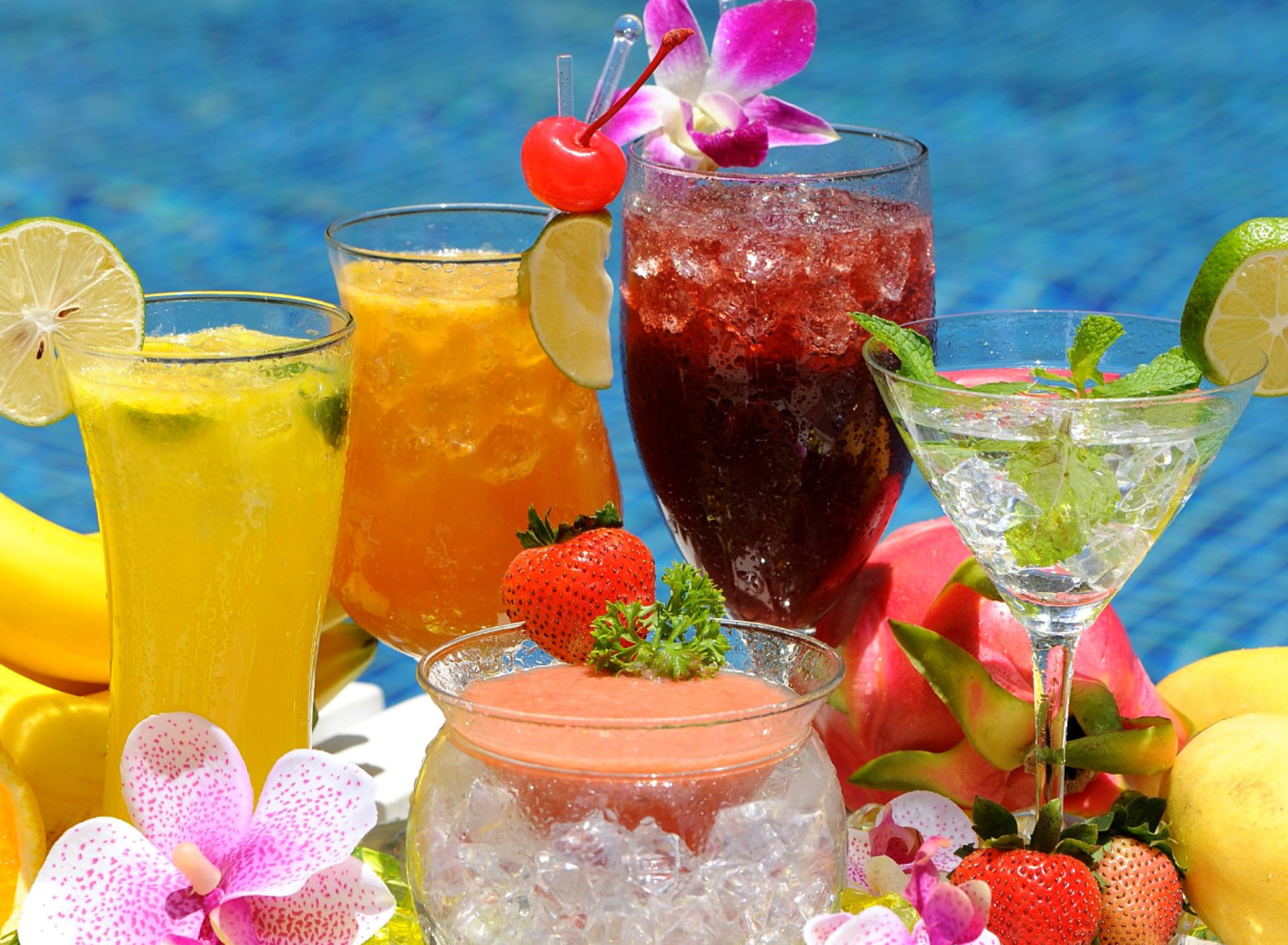 Обои Summer cocktails in hotel All Inclusive 1920x1408