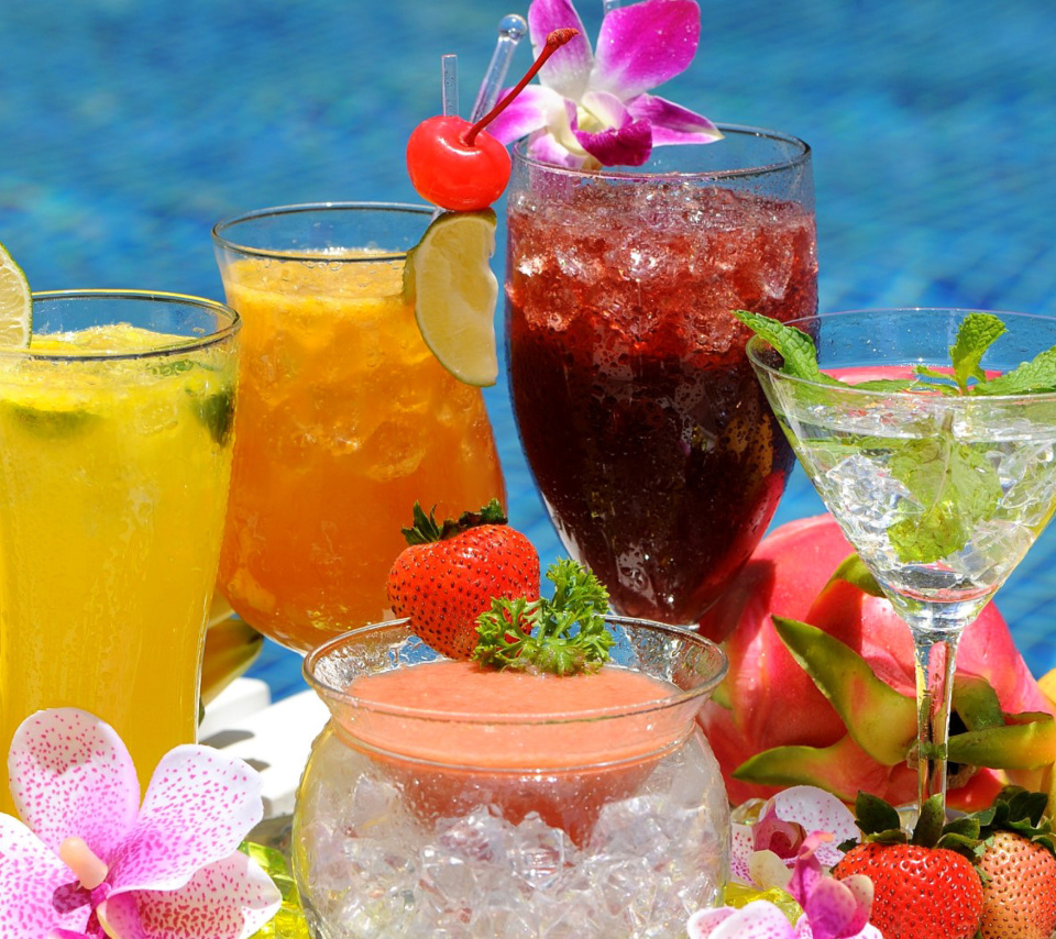 Summer cocktails in hotel All Inclusive wallpaper 960x854