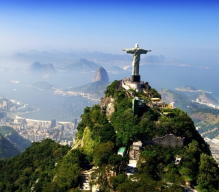 Statue Of Christ On Corcovado Hill In Rio De Janeiro Brazil papel de parede para celular para iPad 3