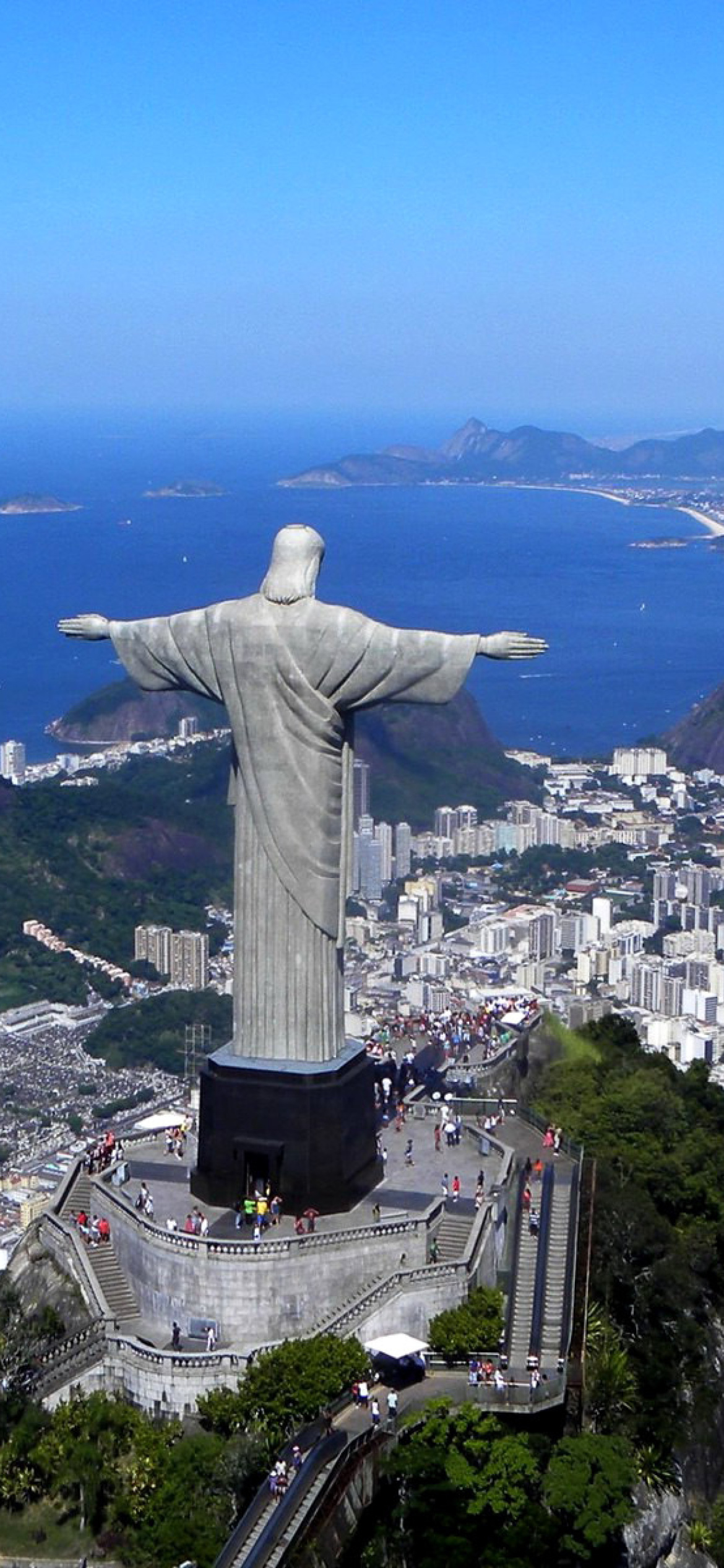 Christ the Redeemer statue in Rio de Janeiro wallpaper 1170x2532