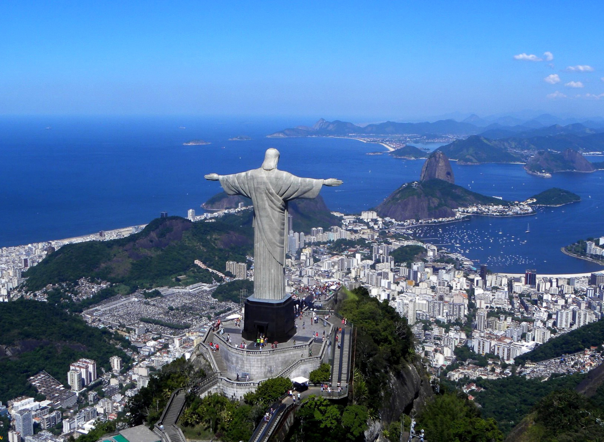 Das Christ the Redeemer statue in Rio de Janeiro Wallpaper 1920x1408