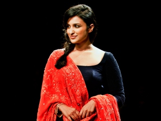 Das Actress Parineeti Chopra Wallpaper 320x240