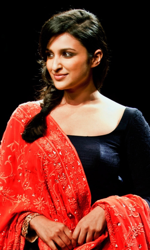 Das Actress Parineeti Chopra Wallpaper 480x800