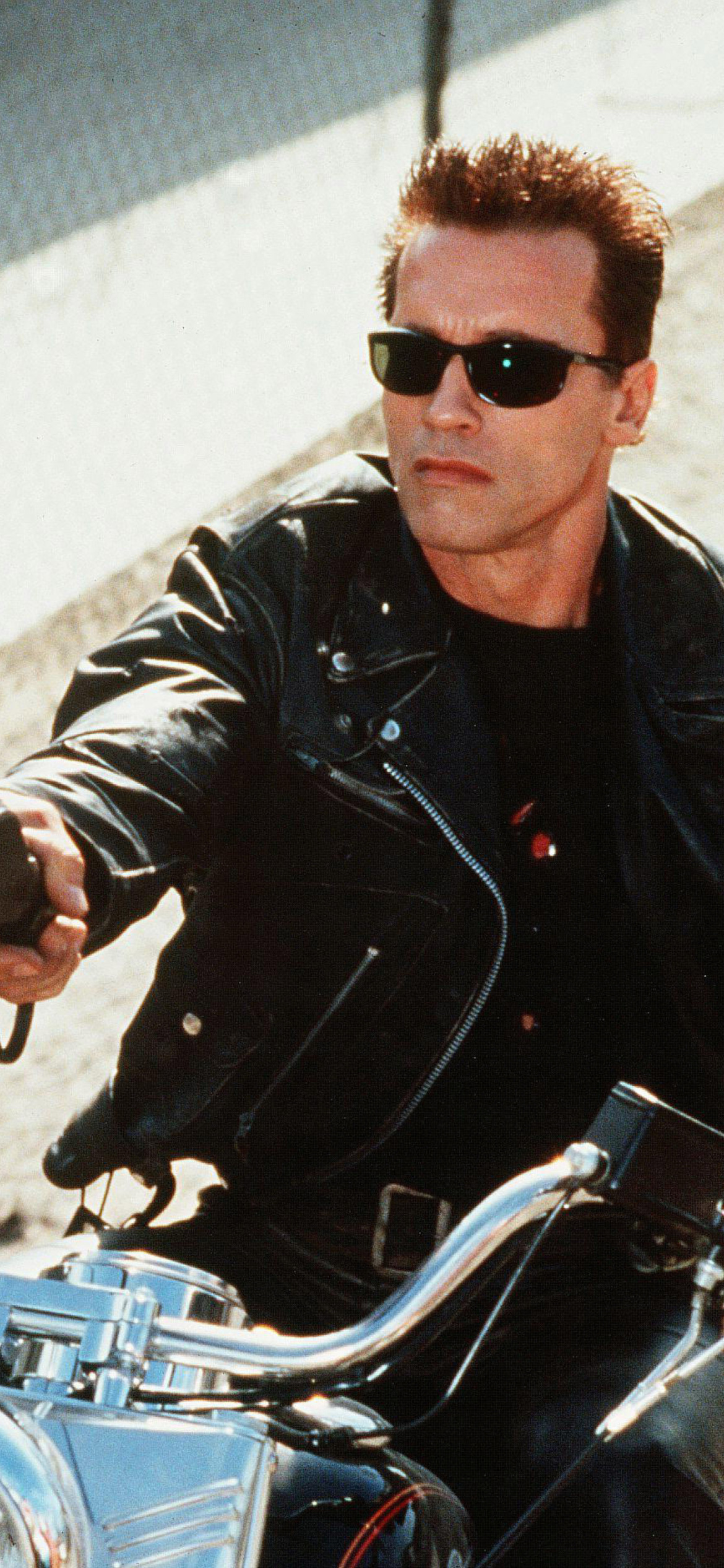 Das Arnold Schwarzenegger in Terminator 2 Wallpaper 1170x2532