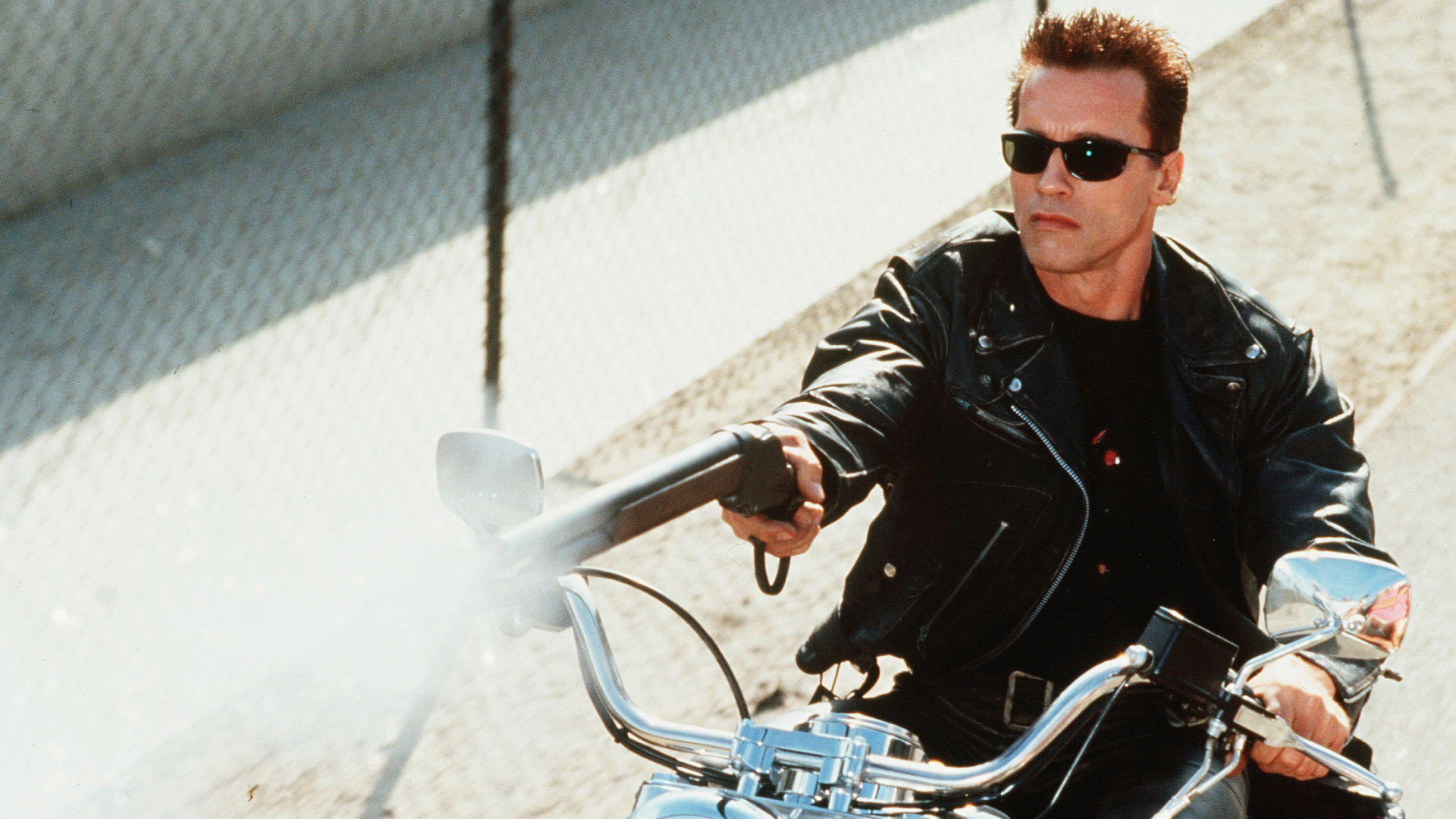 Arnold Schwarzenegger in Terminator 2 wallpaper 1920x1080