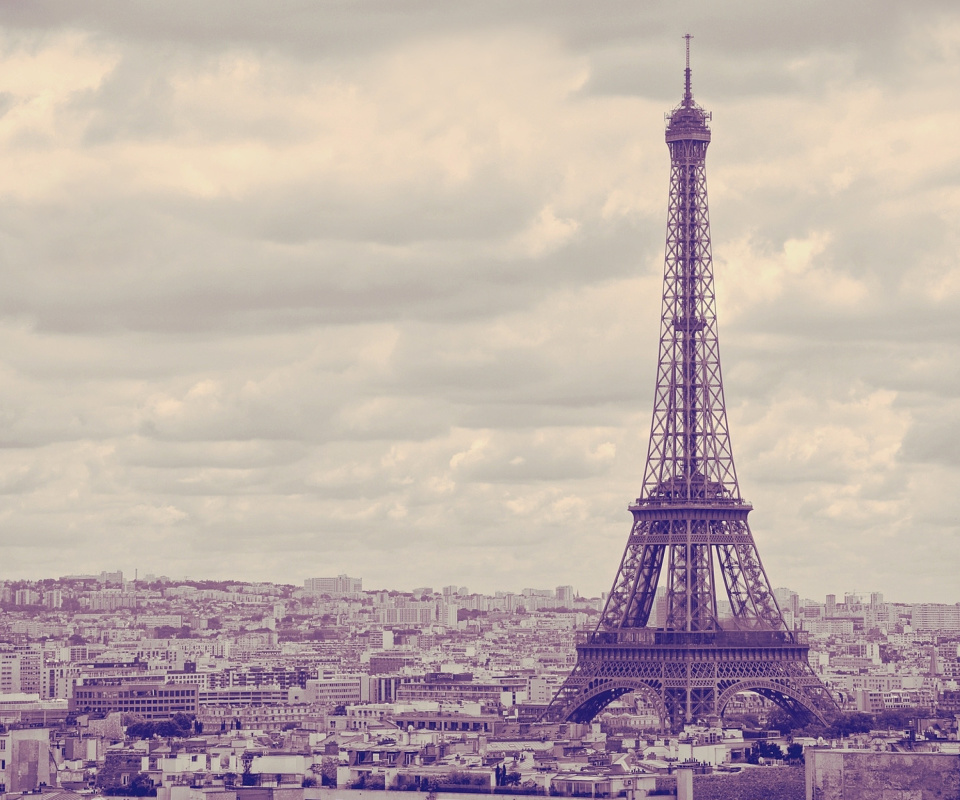 Eiffel Tower Landmark Color wallpaper 960x800