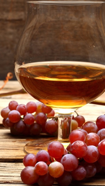 Обои Cognac and grapes 360x640