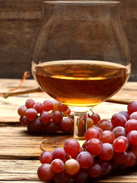 Das Cognac and grapes Wallpaper 480x640