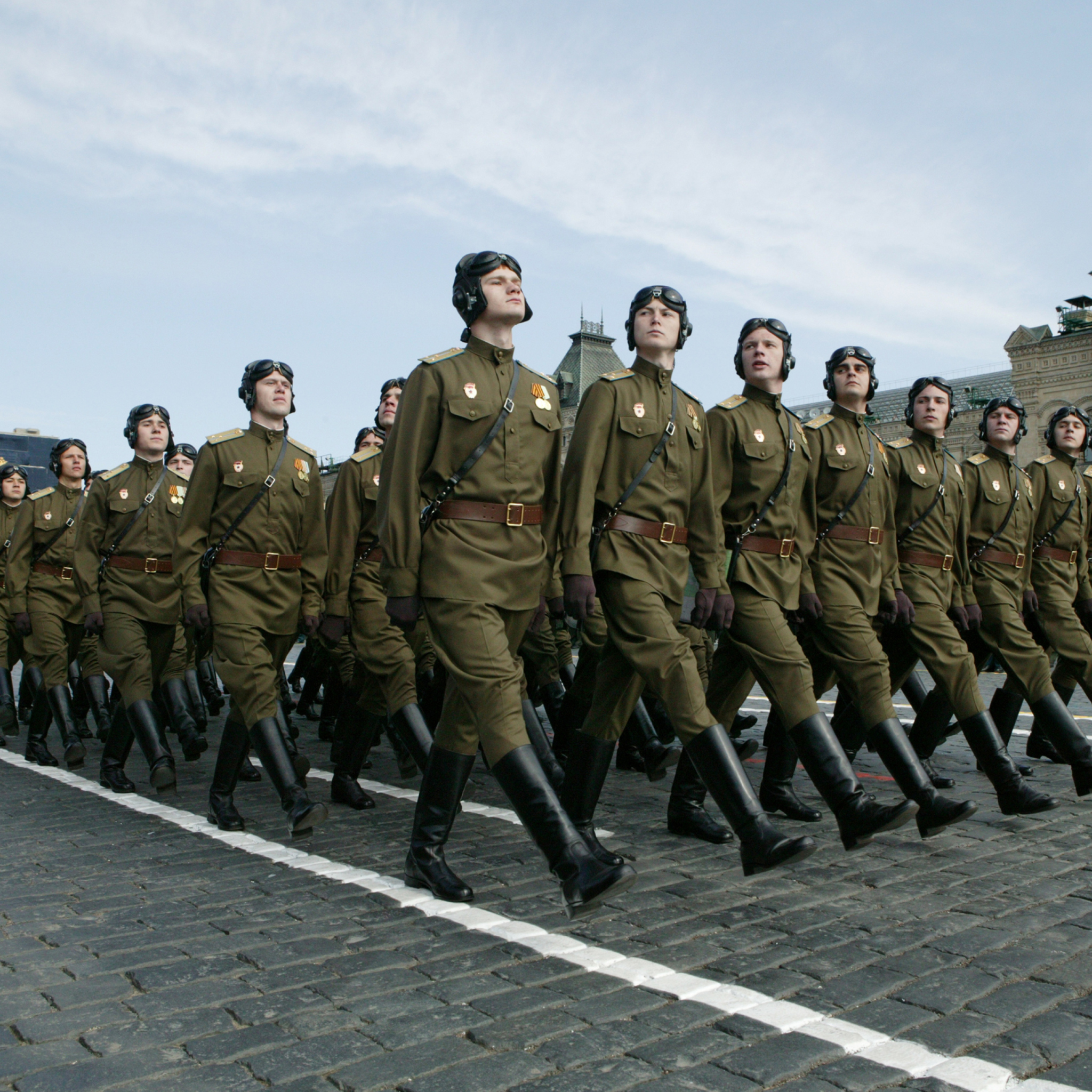Наша армия сильна песня слушать. Марширующие солдаты на красной площади 9 мая. Солдаты на параде. Парад Победы.