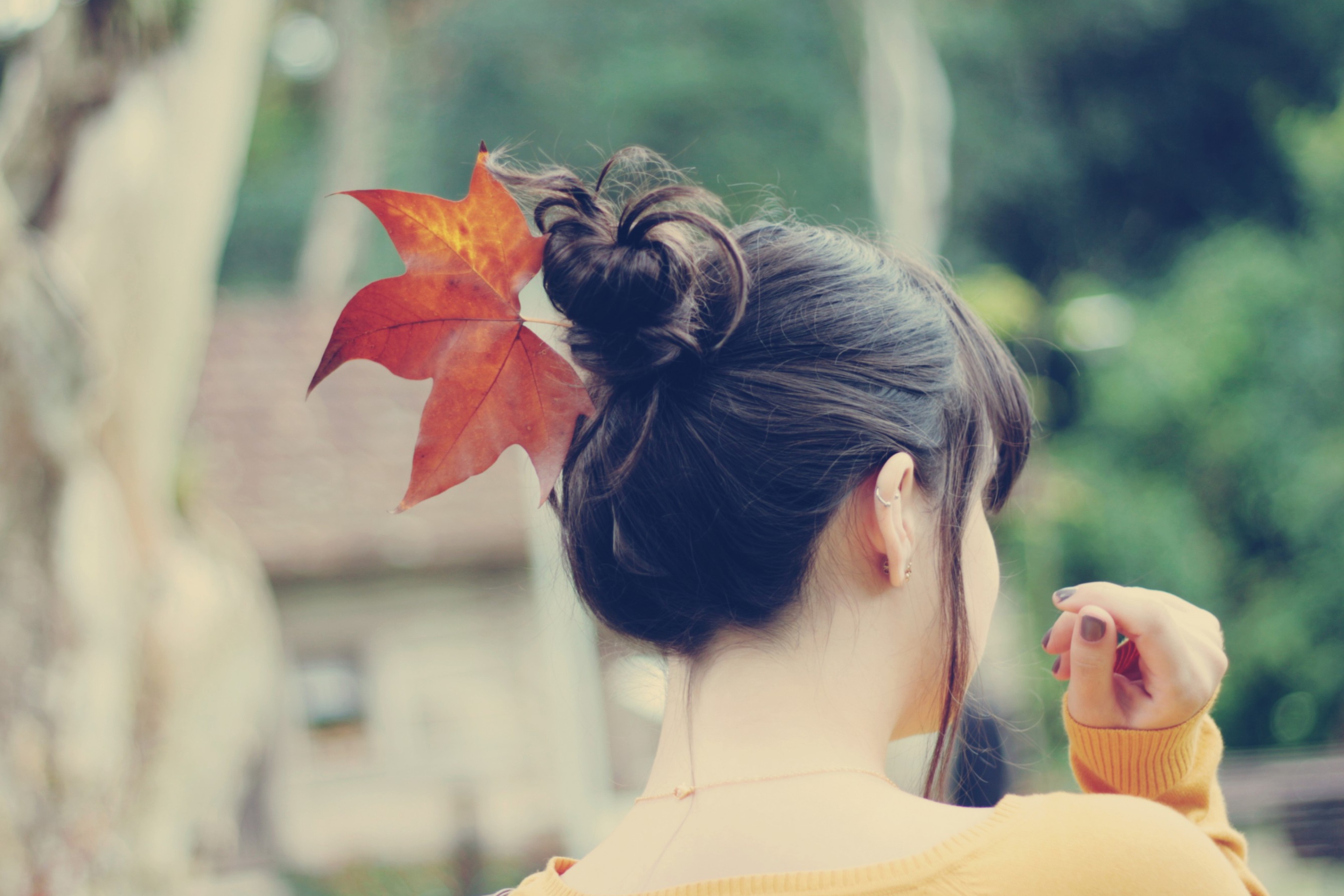 Обои Autumn Hair Style 2880x1920