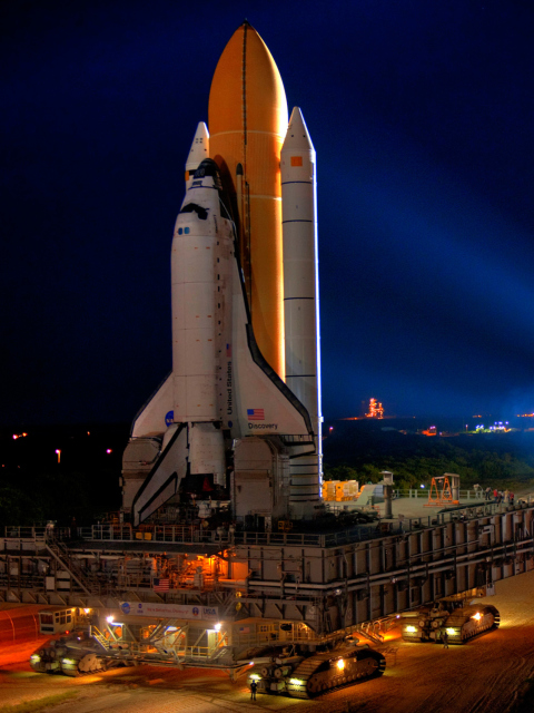 Fondo de pantalla Space Shuttle Discovery 480x640