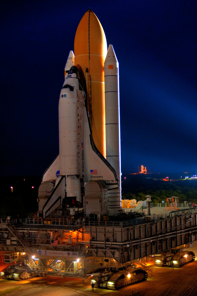 Space Shuttle Discovery screenshot #1 640x960