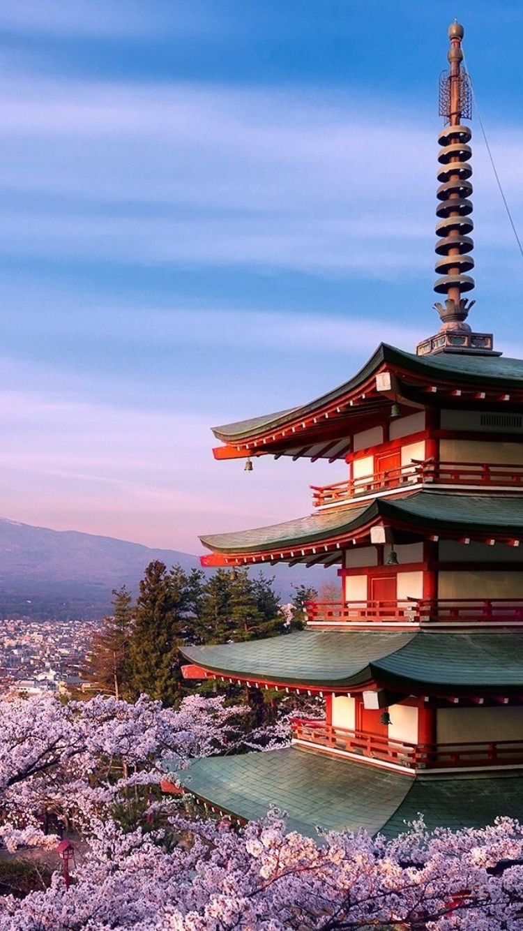 Fondo de pantalla Chureito Pagoda near Mount Fuji 750x1334