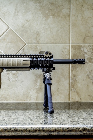 Das AR15 BCM Assaultrifle Wallpaper 320x480
