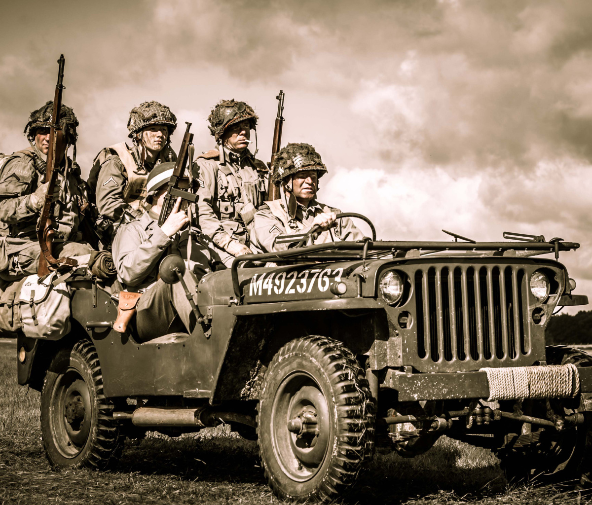 Обои Soldiers on Jeep 1200x1024
