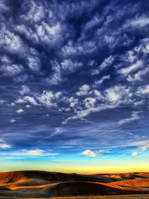Das Desktop Desert Skyline Wallpaper 480x640