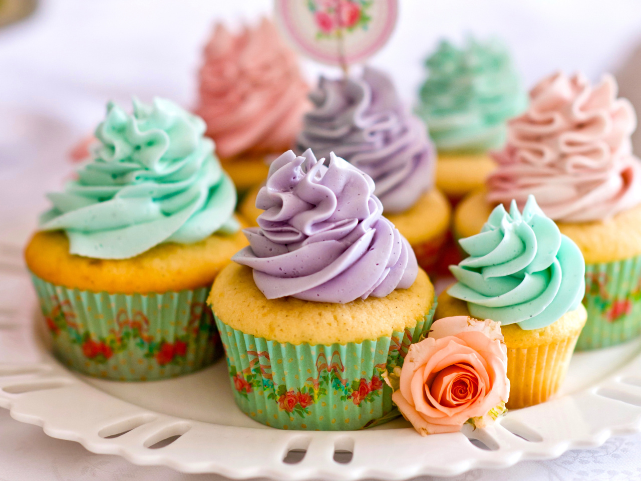 Fondo de pantalla Birthday Cupcakes 1280x960